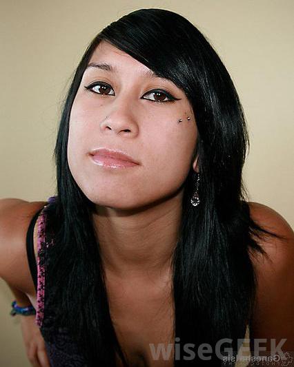 什么是反穿眉(Anti-Eyebrow Piercing)？