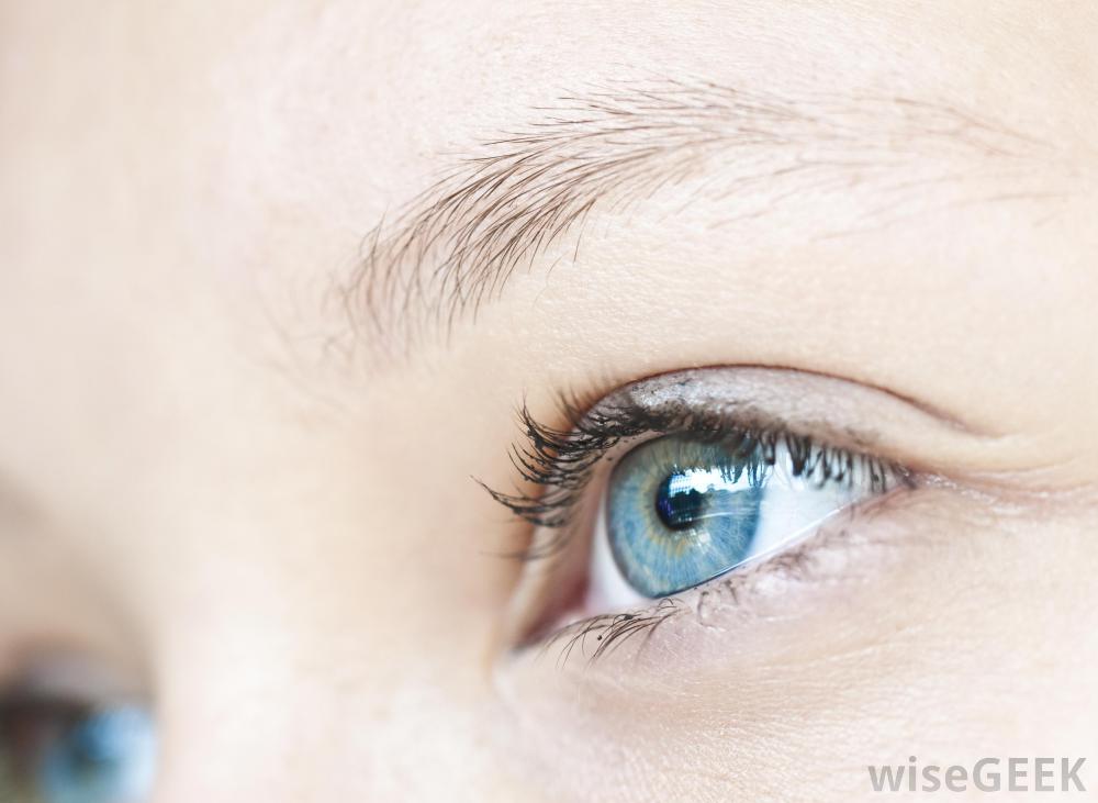 刮眉毛最好的秘诀是什么(Best Tips for Shaving Eyebrows)？图1